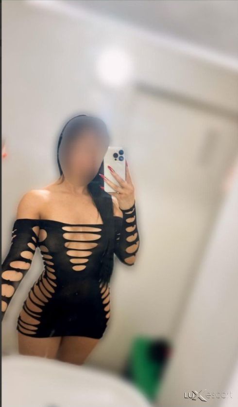 Sexy brunette 💦 -  снимка 1