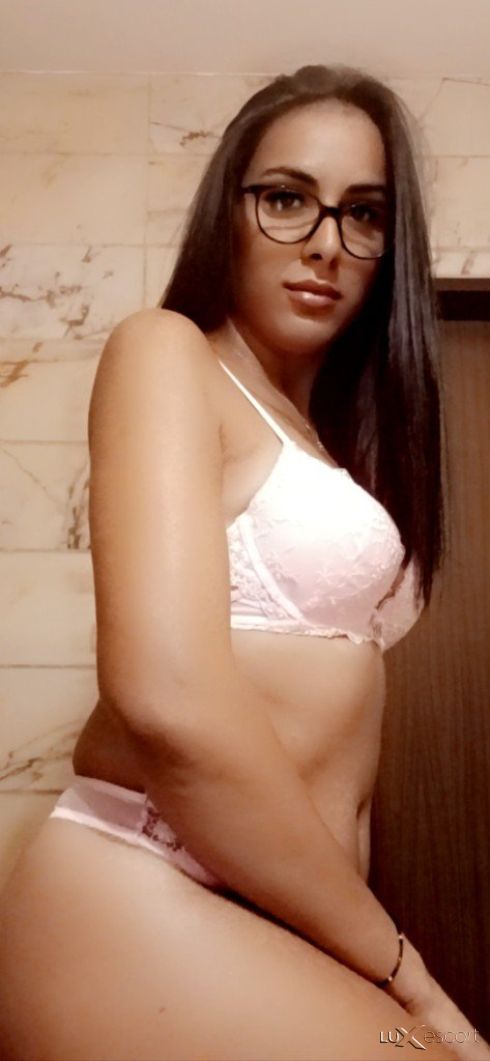 Karolina -  снимка 0