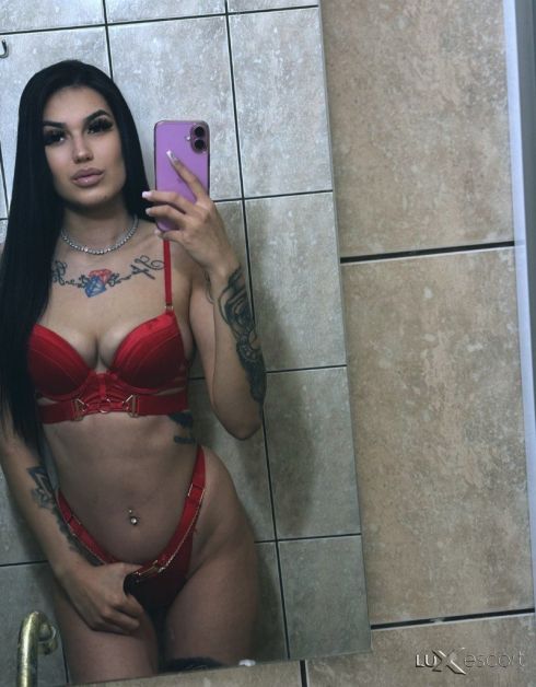 New Top Girl Djuliq 😍 -  снимка 1