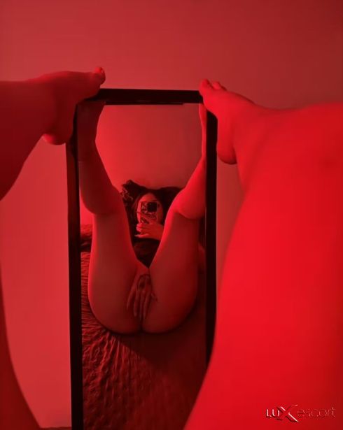 New Escort Sofia zara sex no condom 300 WhatsApp me -  снимка 13