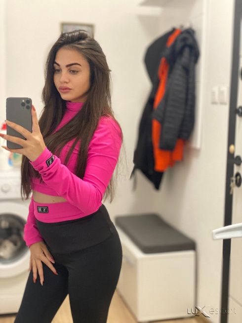 Малка и сладка 😜 Екстра в цената -  снимка 2