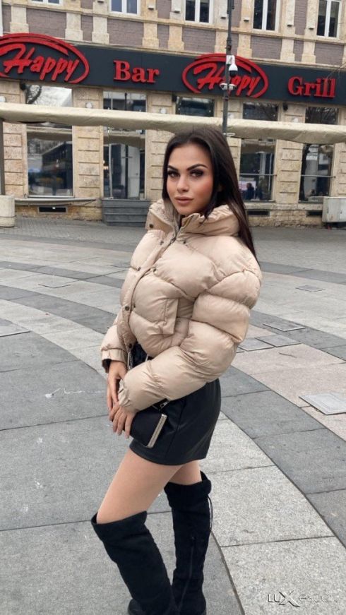 Здравейте! За малко съм тук. -  снимка 2