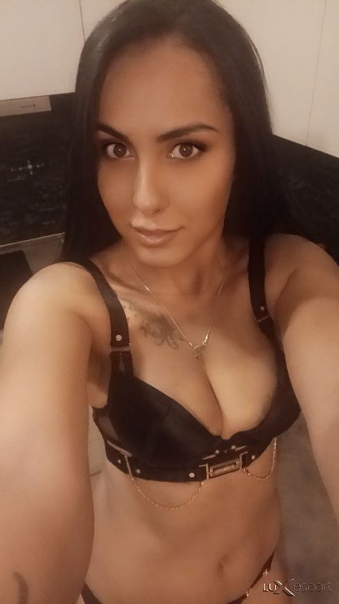 Aleksandra -  снимка 0