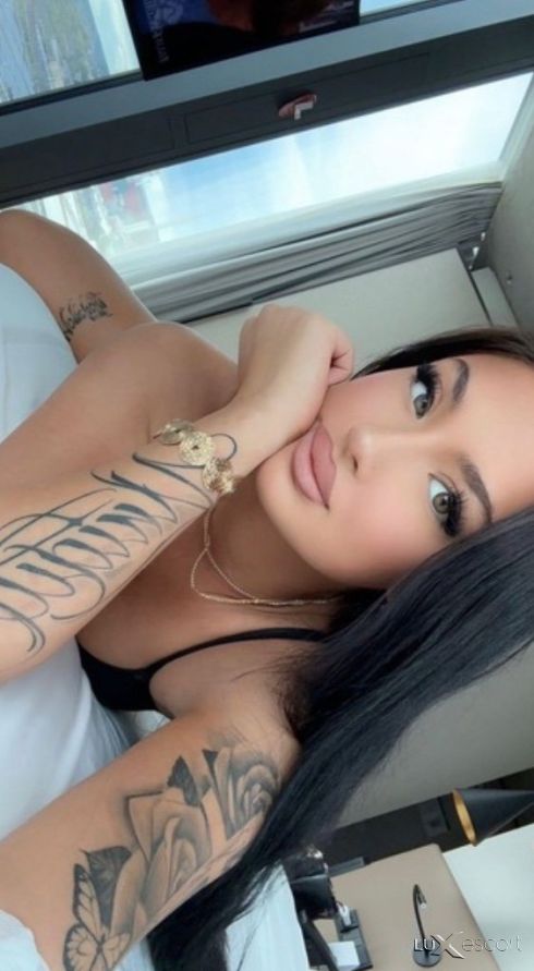 NEW NEW ESKORD REAL 💯 -  снимка 0