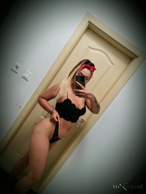 Малко изкушение  🔞❌️ -  снимка 0
