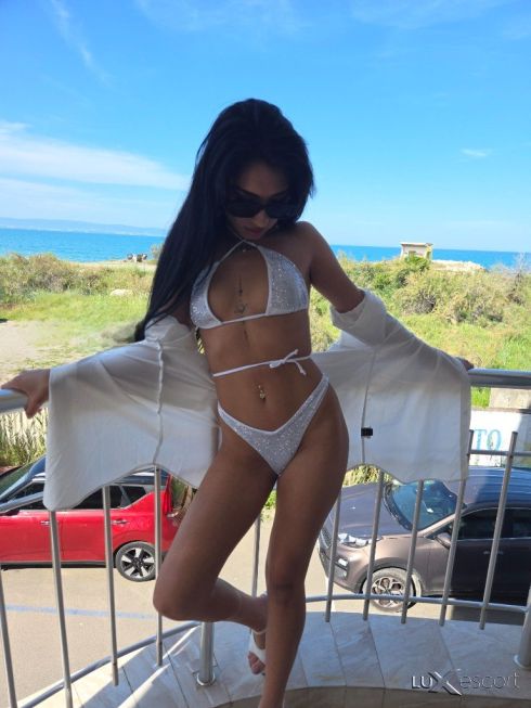 Гореща и секси -  снимка 4