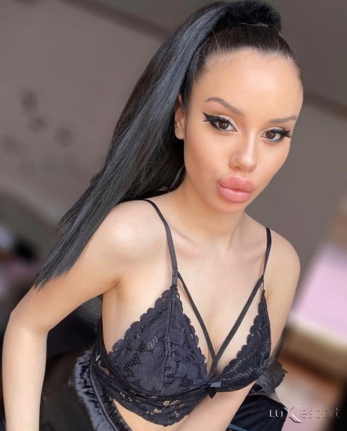 Small Pussy🫦 -  снимка 1