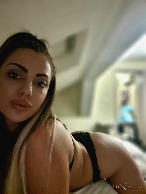 Emili...... -  снимка 0