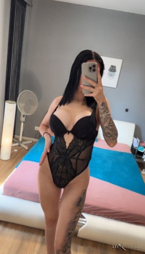 Ела ме опитай мокро котенце🫦📞📲📱💯 -  снимка 6