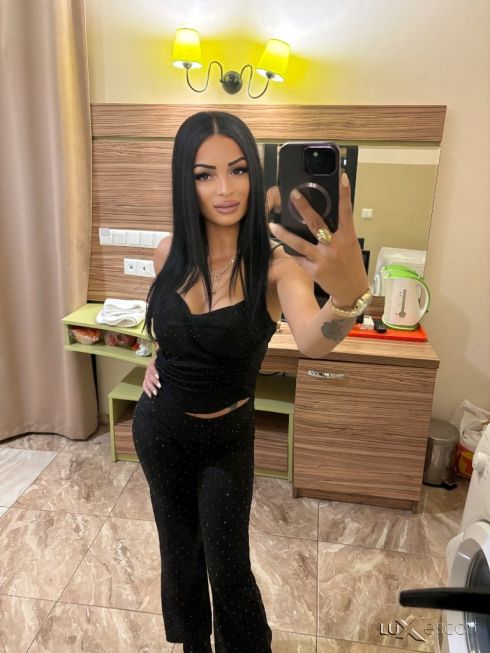 Нова барби във гръда -  снимка 8