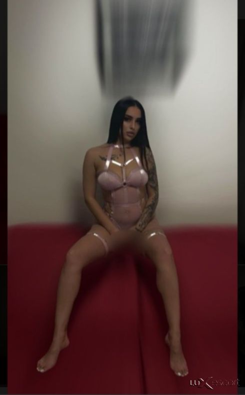 Чука ми се -  снимка 0