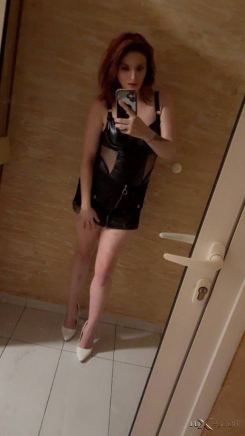 Свирка в кола 40 лв със кондом  70 лв без -  снимка 1