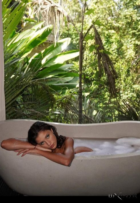 Реално момиче -  снимка 0