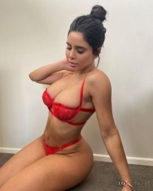 ROBERTA ESCORT -  снимка 1