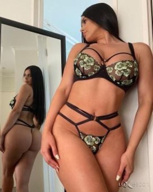 ROBERTA ESCORT -  снимка 2