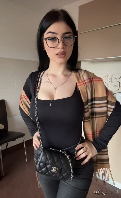 Нова съм.Много палава ако не вярваш потърси ме на Viber. -  снимка 9