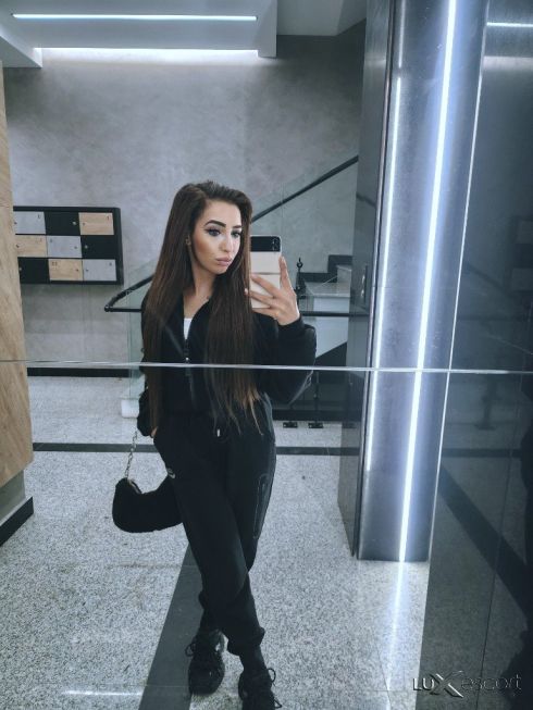 100%real brunet beby call me -  снимка 1