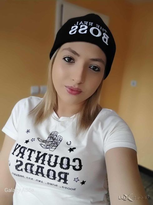 ✨Малко✨ 🍬Сладко🍬 🫦Палаво Момиче🫦 Топ Ескорт 🚕 💶 💸 💋 -  снимка 2