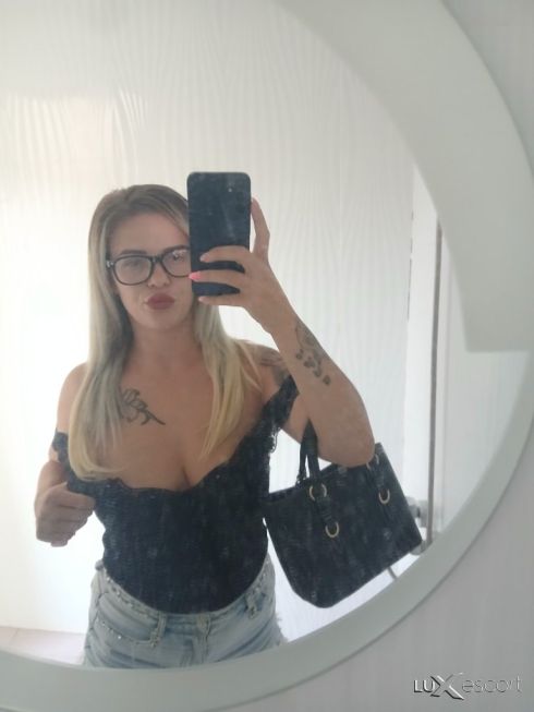 Strasna blondinka -  снимка 3