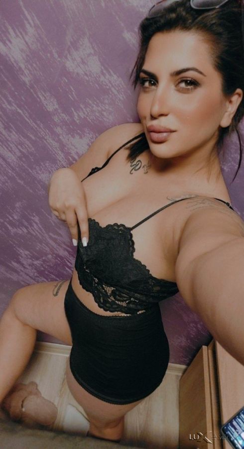 100% Real 💜 -  снимка 0