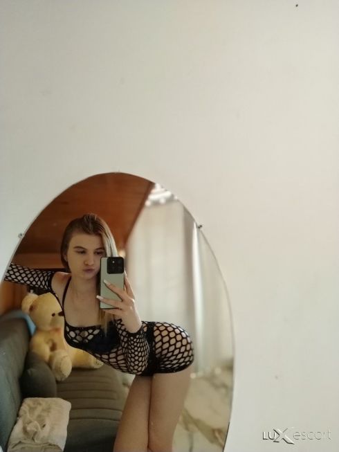 Твоята первезна Никол🤪😇💋😈🔞 -  снимка 1