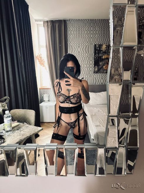 VANESSSA -  снимка 6