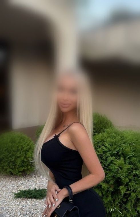Сладката Моника -  снимка 8