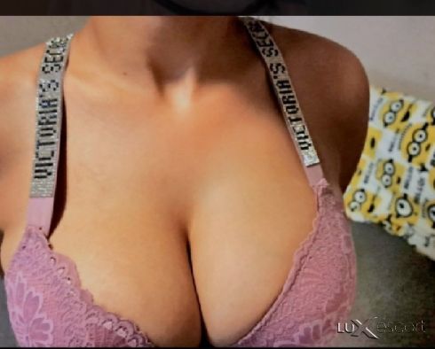 Руса плава Блондинка готова да задоволи твой те фантазии -  снимка 3