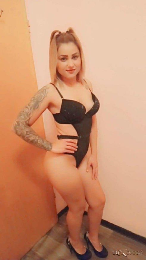 Нещо реално и секси -  снимка 1