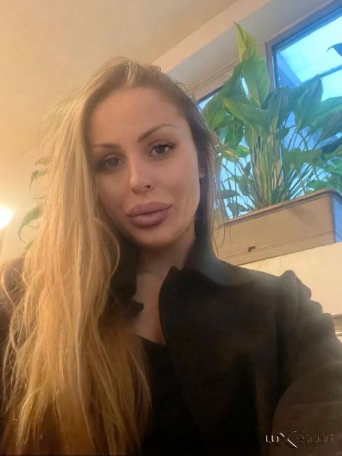 Ескорт компания -  снимка 3