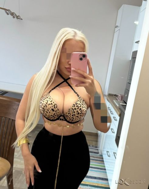 Pamela -  снимка 0