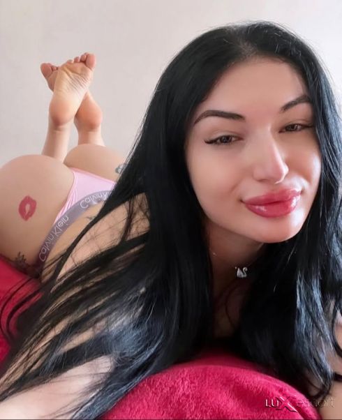 Момичето за секс🔞💋 -  снимка 0