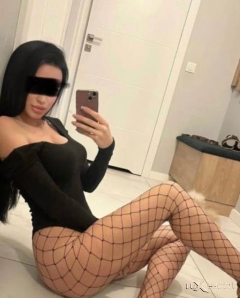 New eskort Top mace -  снимка 1