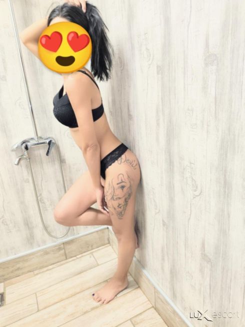 Viki -  снимка 1