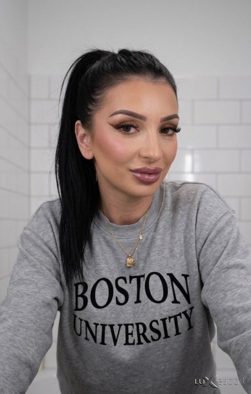 🌹 Стилна и усмихната дама -  снимка 3