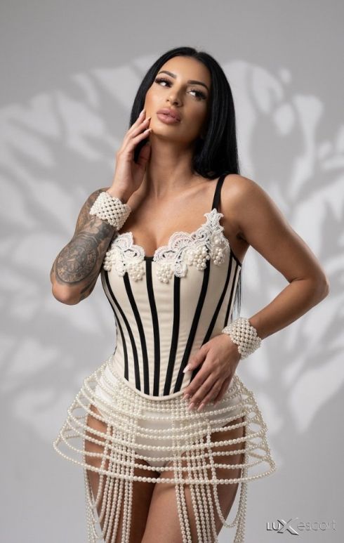 🌹 Стилна и усмихната дама -  снимка 5