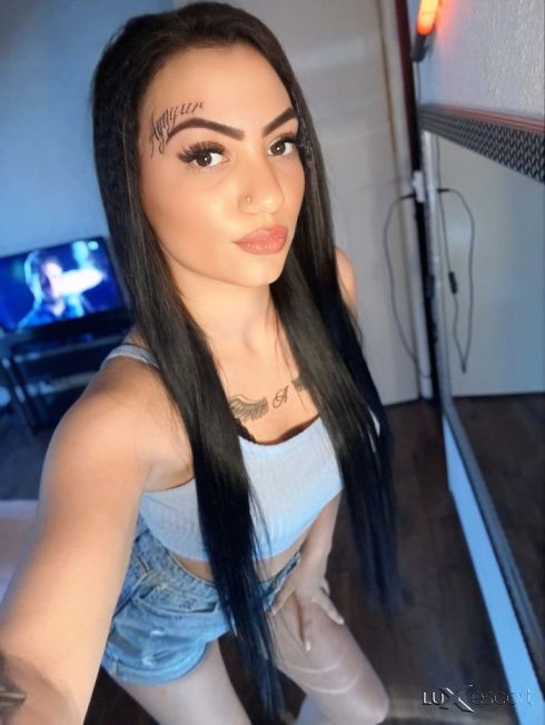 100% реална Сладка и сексапилна 😘👄 -  снимка 1