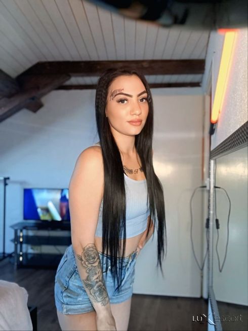 100% реална Сладка и сексапилна 😘👄 -  снимка 2