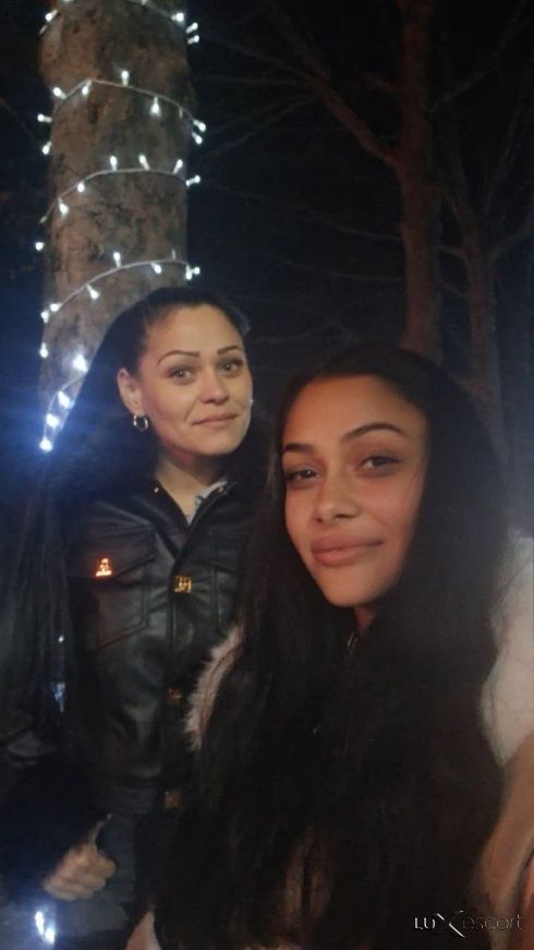 Две котета ела да правим 3 к и 4 к секс котета 😈🔞 -  снимка 0