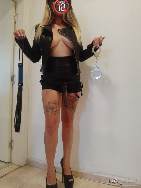 1000% реална Строга господарка -  снимка 3