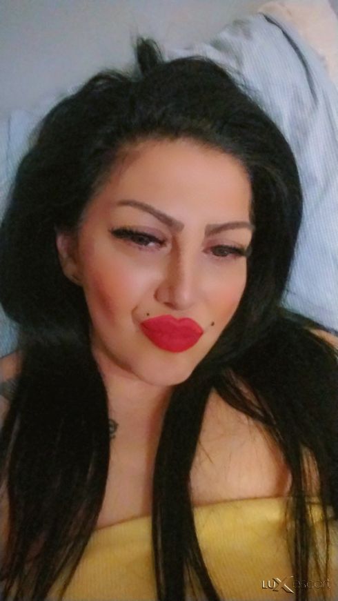 Ново бонбонче в гръда -  снимка 1