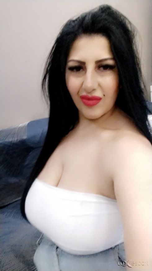 Ново бонбонче в гръда -  снимка 5