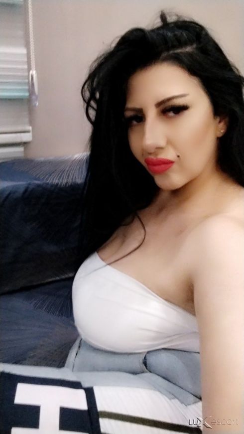 Ново бонбонче в гръда -  снимка 6