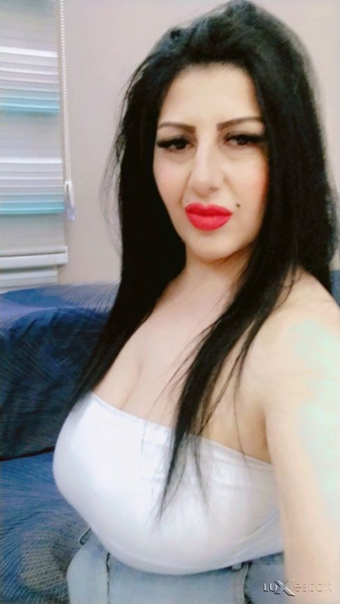 Ново бонбонче в гръда -  снимка 8