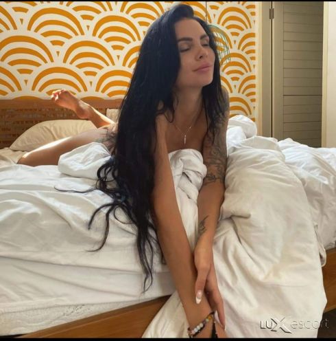 Еблива Кучка -  снимка 2