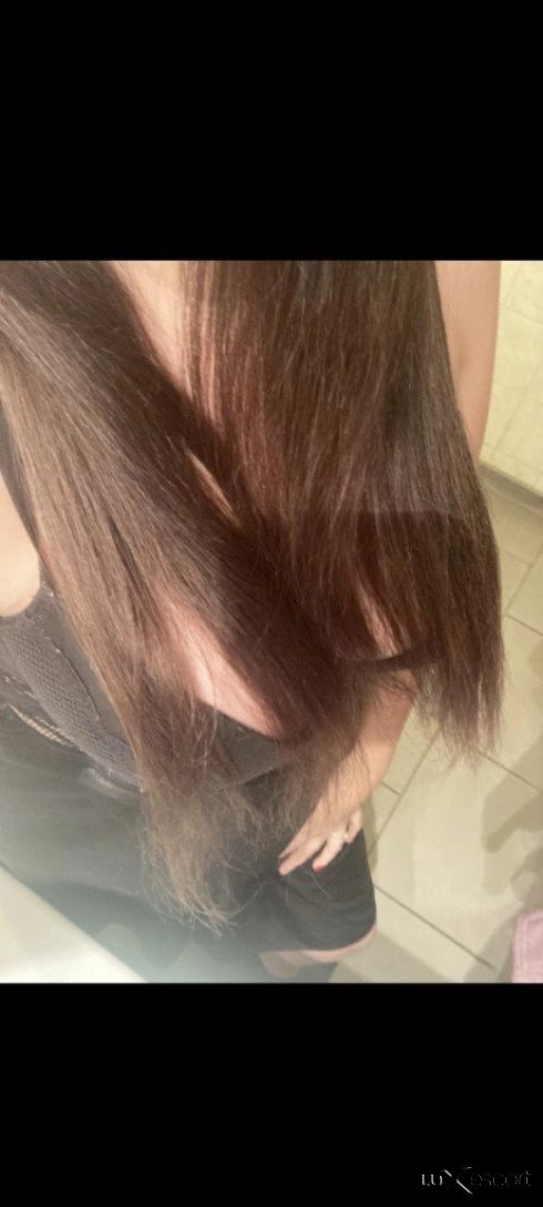 Опитна и красива😍 -  снимка 4