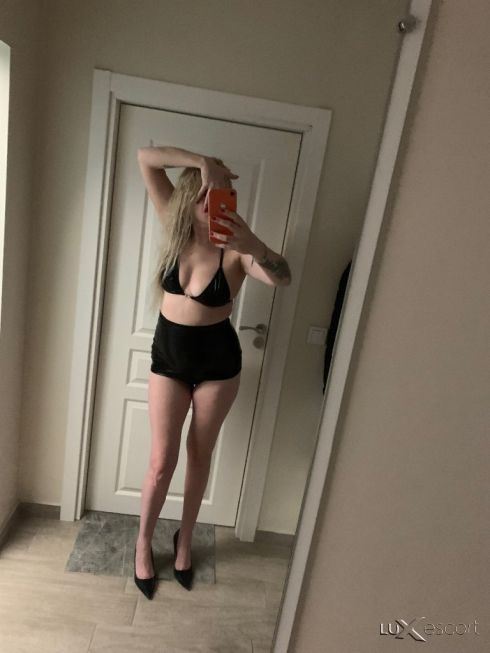 камелия нова.цена за 30мин-100лв -  снимка 1