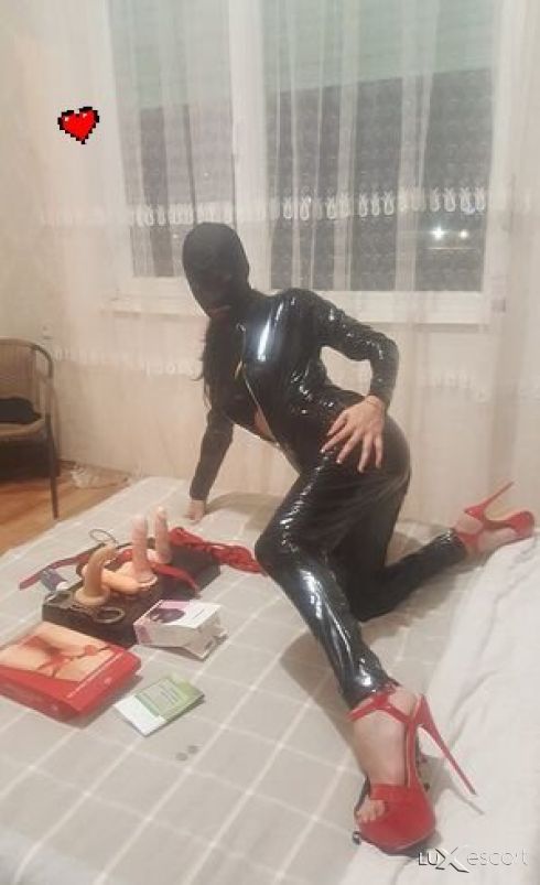 връзване игра с камшик.. Шамари. фетиш 30мин100лв -  снимка 12