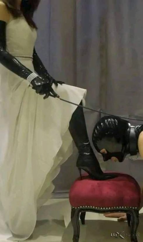 връзване игра с камшик.. Шамари. фетиш 30мин100лв -  снимка 2