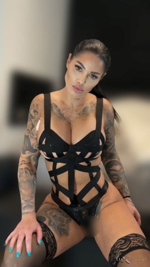 Нова е града😈😈🔞🔞Минимум за 2/3ч.♥️♥️ -  снимка 0